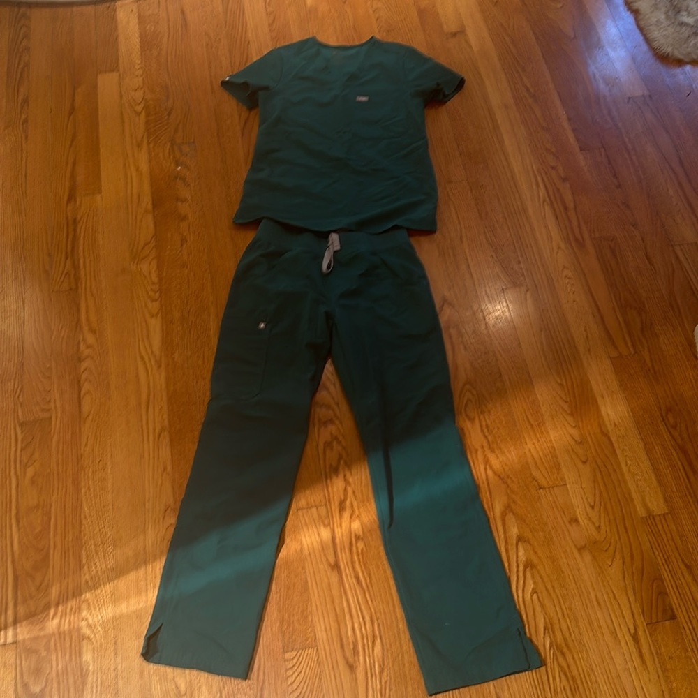 Figs scrubs